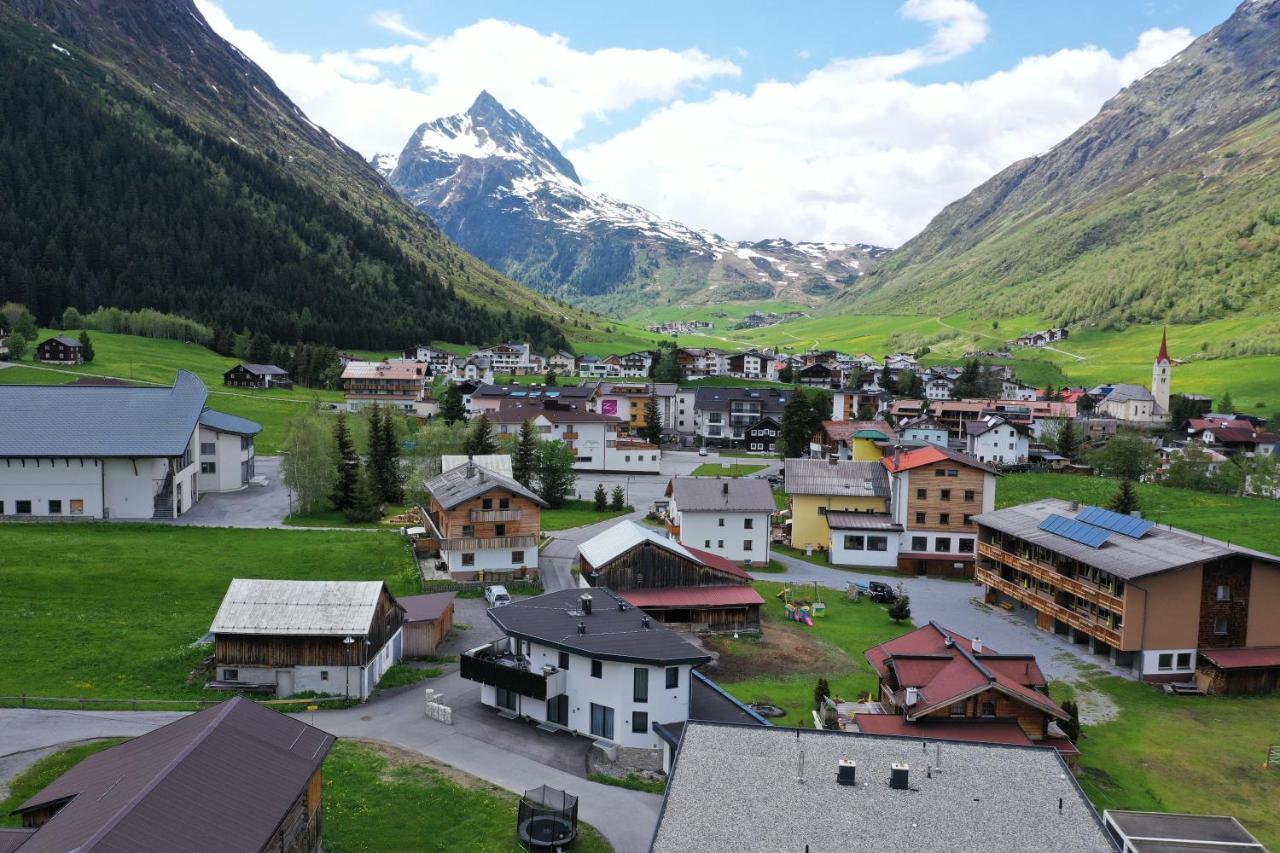 Apart Minas Galtür Buitenkant foto